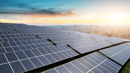 Paneles solares en ascenso: factores detrás del aumento en importaciones